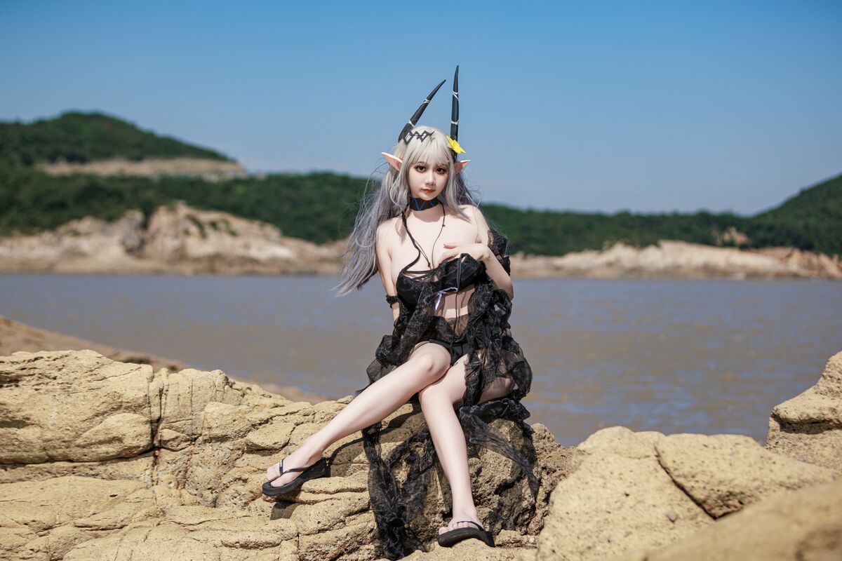 Coser@泥岩泳装 正片 0010 7598996471.jpg