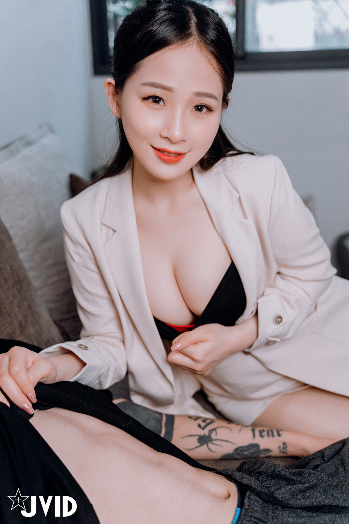 JVID 婕咪 Juice 飛機杯到府推銷員 0060 1439071398.jpg