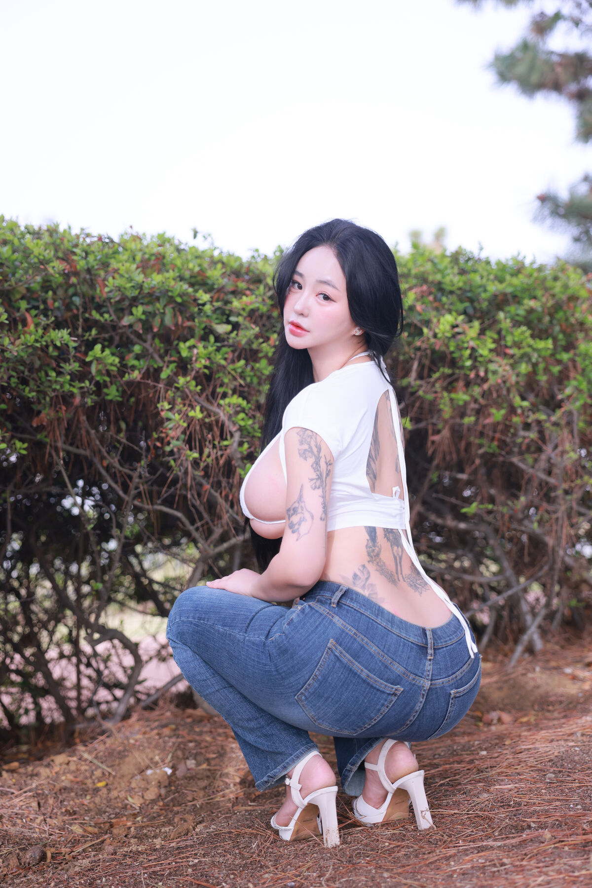 Jeon Bo Yeon 전보연 Moo Hot Debut 0005 1987501588.jpg