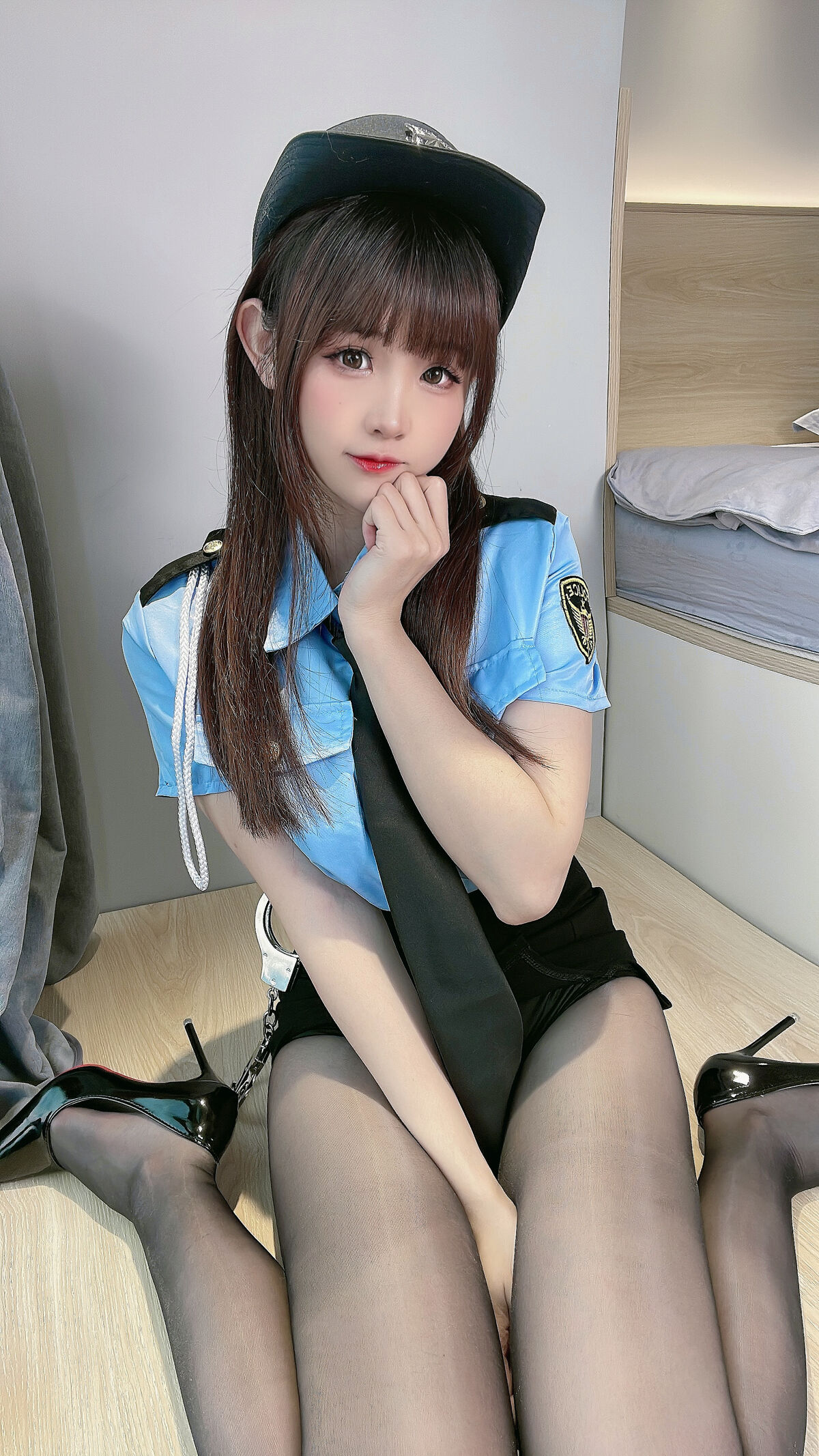 Coser@miko酱ww 黑丝 女警制服 0083 5260245606.jpg