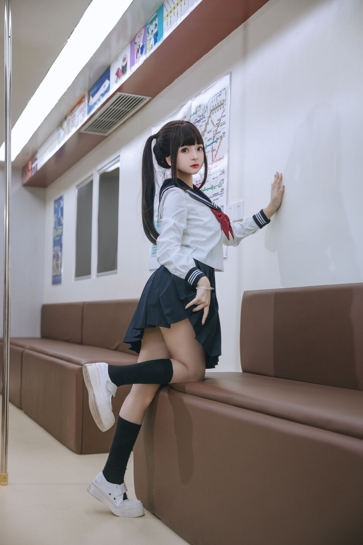 Coser@日奈娇 列车JK Part1 0011 3785662544.jpg