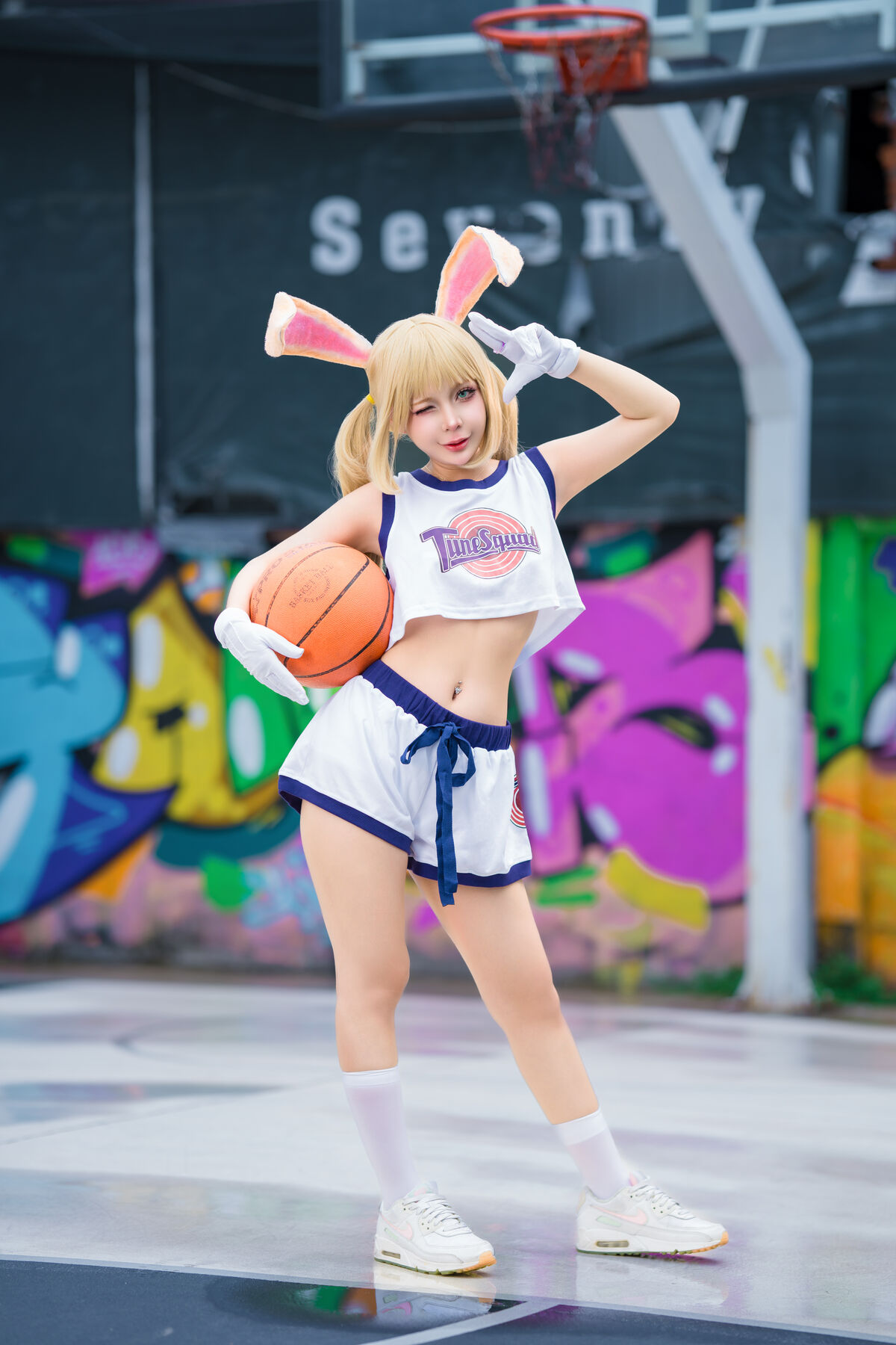 Coser@UmekoJ Lola Bunny 0003 4111987899.jpg