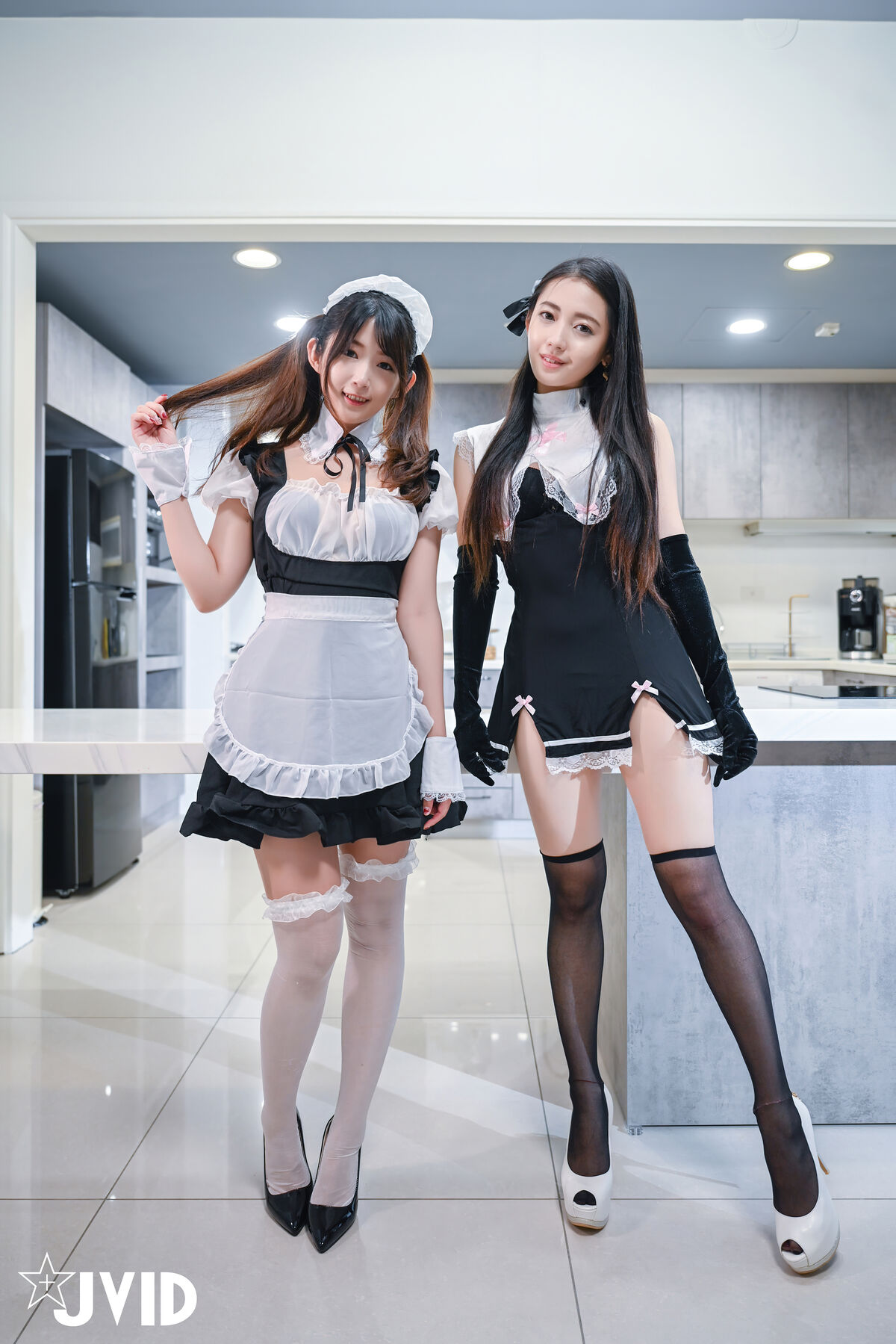 JVID Xia Mu Guang 夏暮光 And Rou Bao Mini 肉包Mini 推薦豪宅雙女激烈碰撞高顏雙女百合激情互摸白虎 Part2 0035 9511672315.jpg